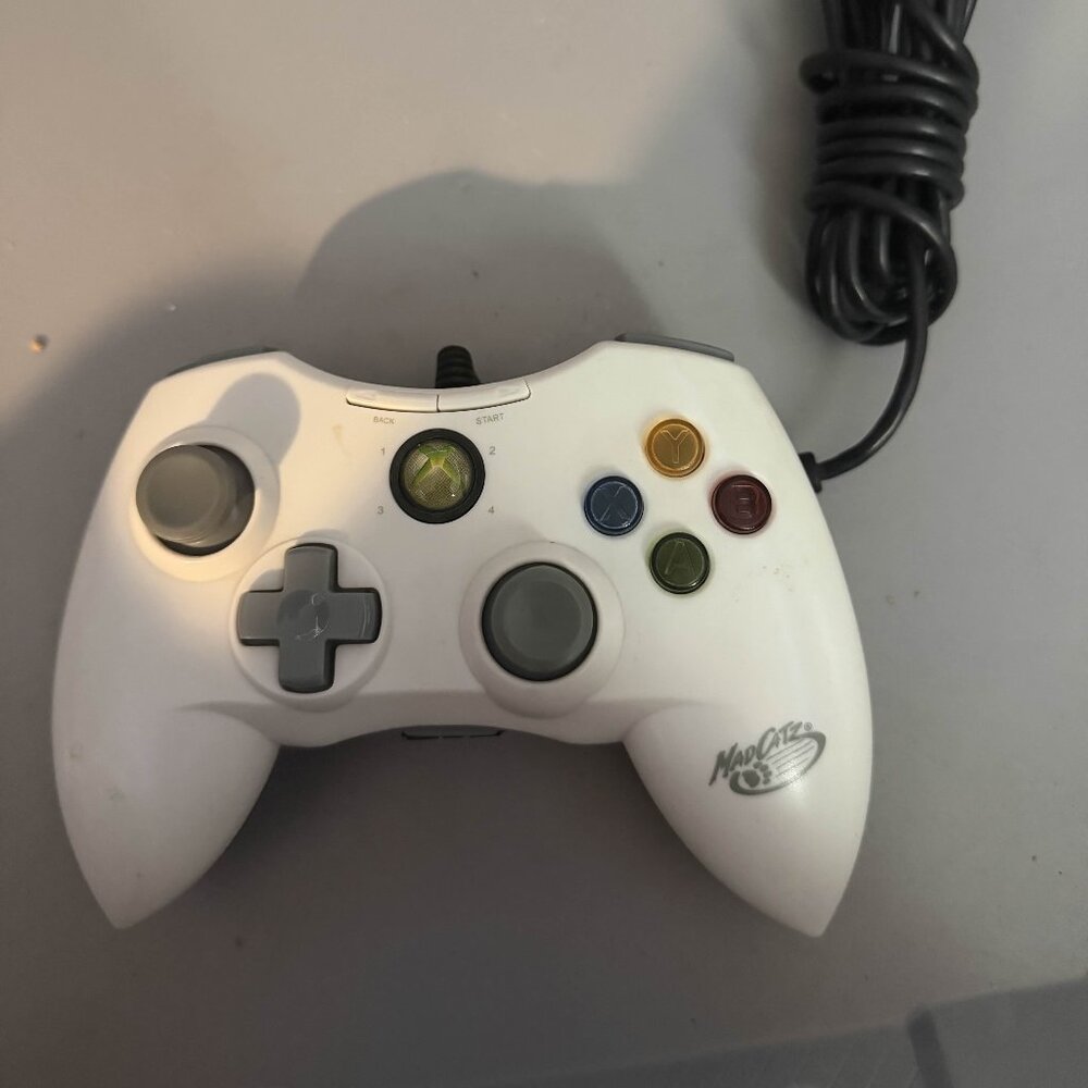 Gamestop Madcatz White Xbox Controller **Untested**
